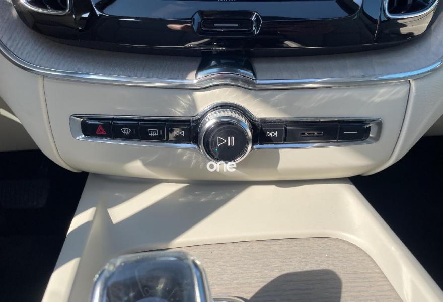 VOLVO XC60 2021