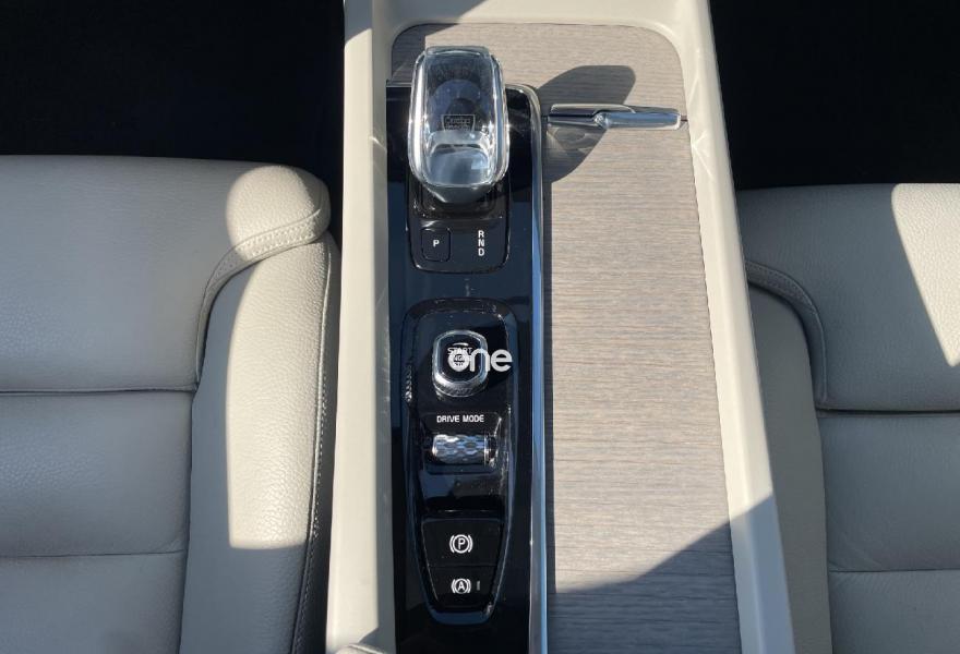 VOLVO XC60 2021