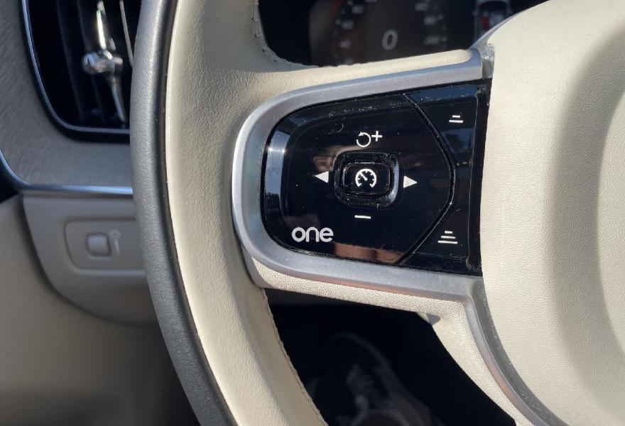 VOLVO XC60 2021