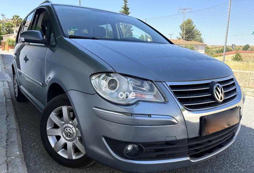 VOLKSWAGEN Touran 2008
