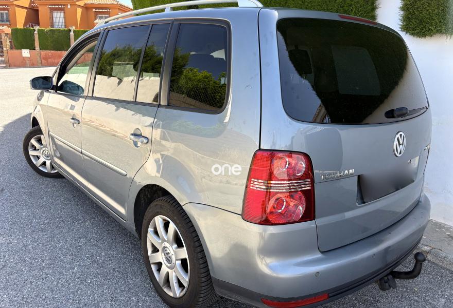 VOLKSWAGEN Touran 2008