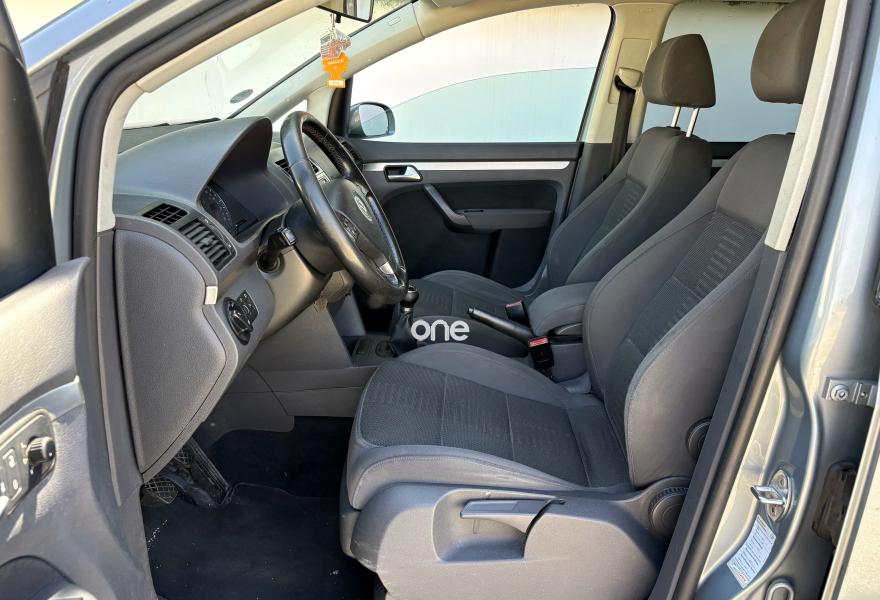 VOLKSWAGEN Touran 2008
