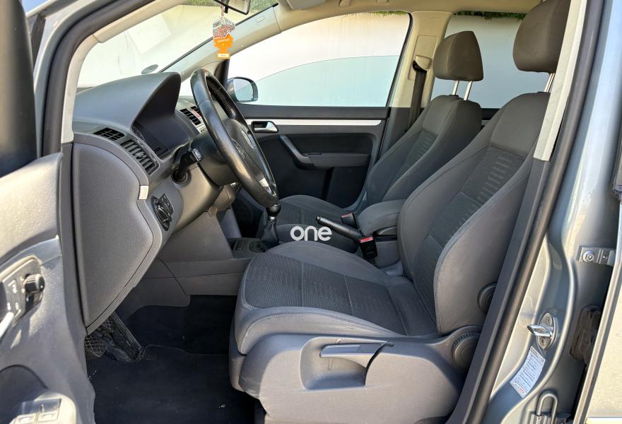VOLKSWAGEN Touran 2008