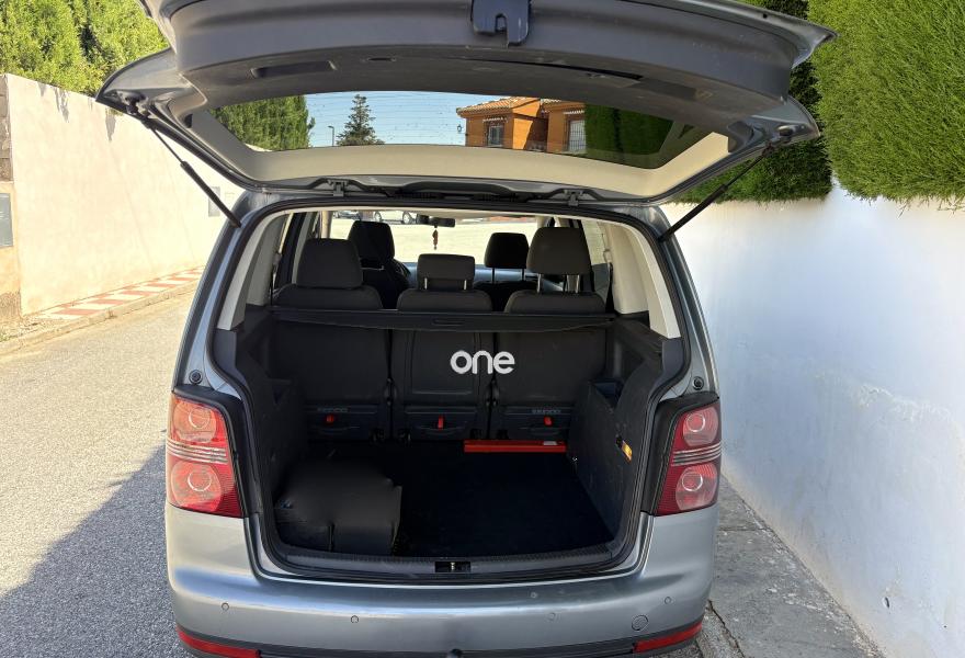 VOLKSWAGEN Touran 2008