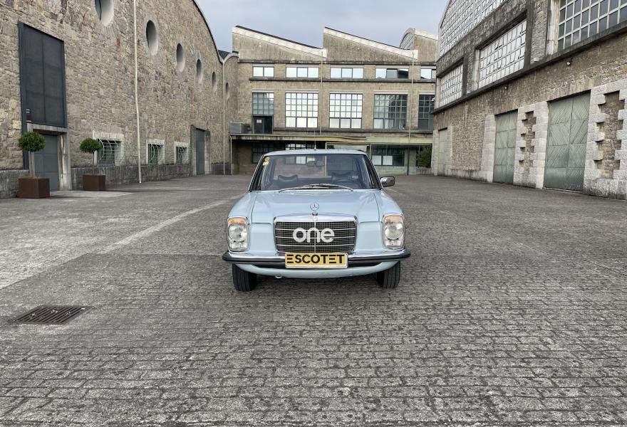 MERCEDES 200 1975