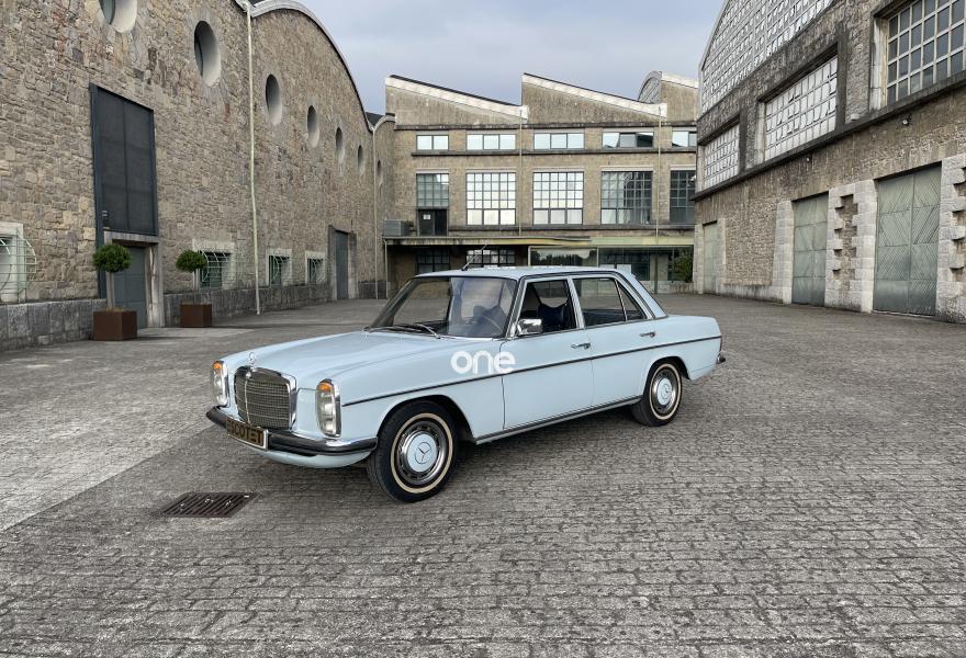 MERCEDES 200 1975