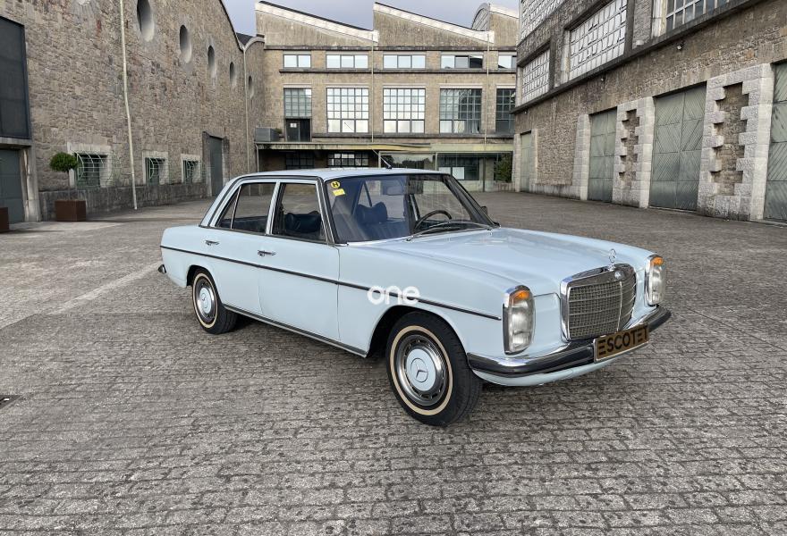 MERCEDES 200 1975