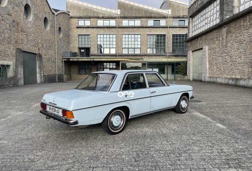 MERCEDES 200 1975