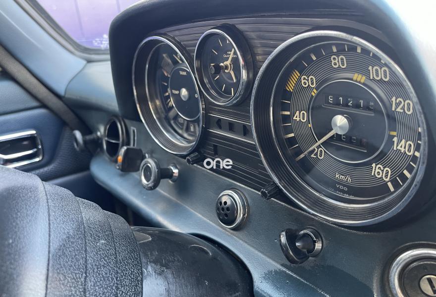 MERCEDES 200 1975