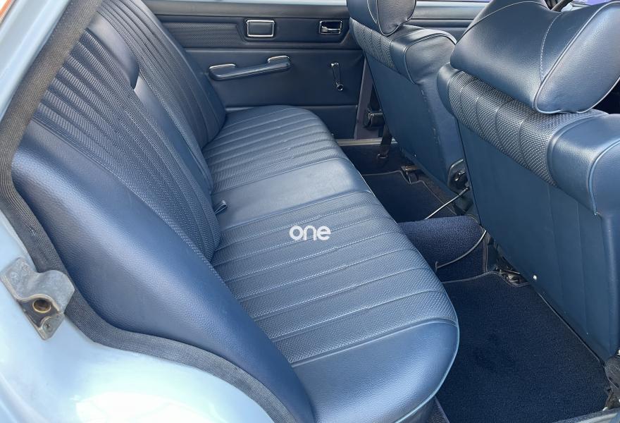 MERCEDES 200 1975