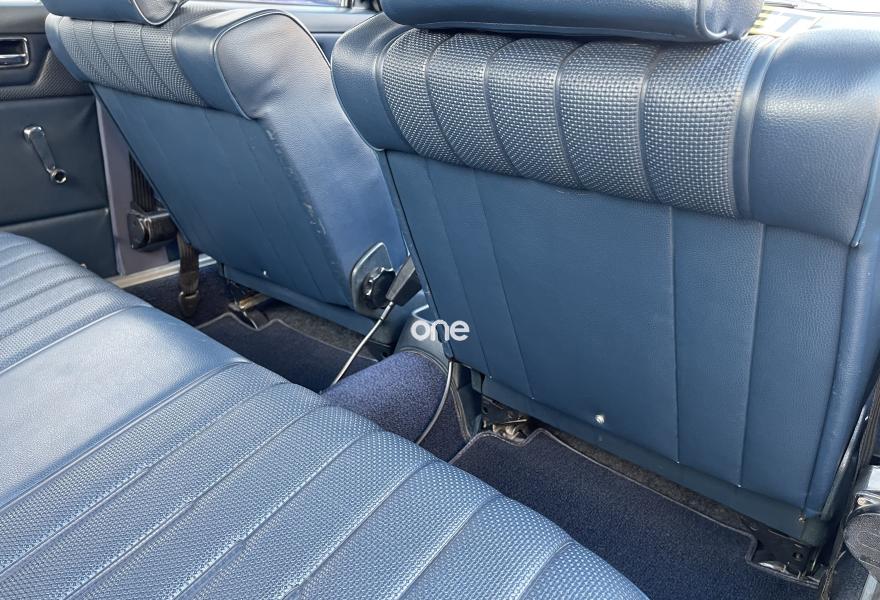 MERCEDES 200 1975