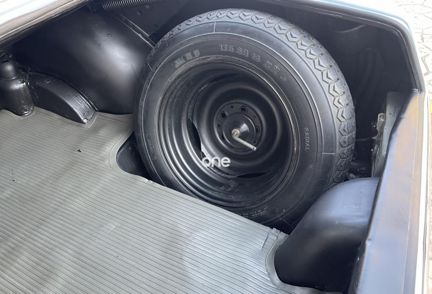 MERCEDES 200 1975