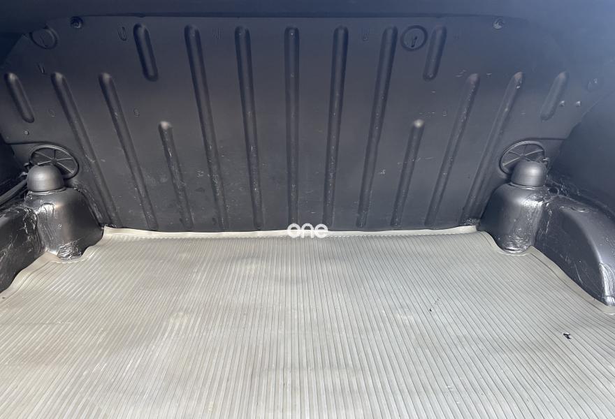 MERCEDES 200 1975