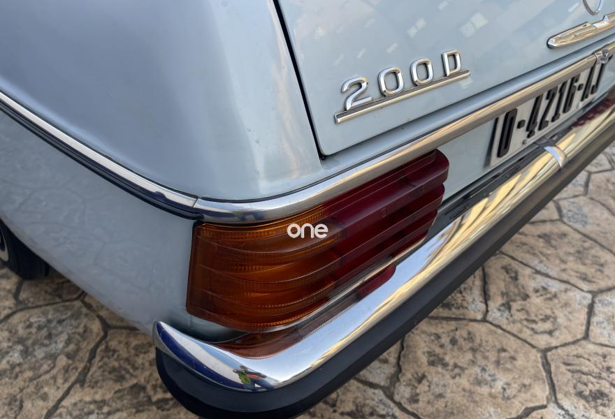MERCEDES 200 1975