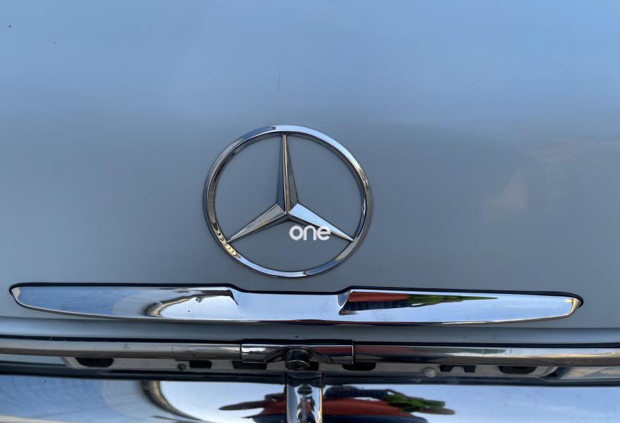 MERCEDES 200 1975