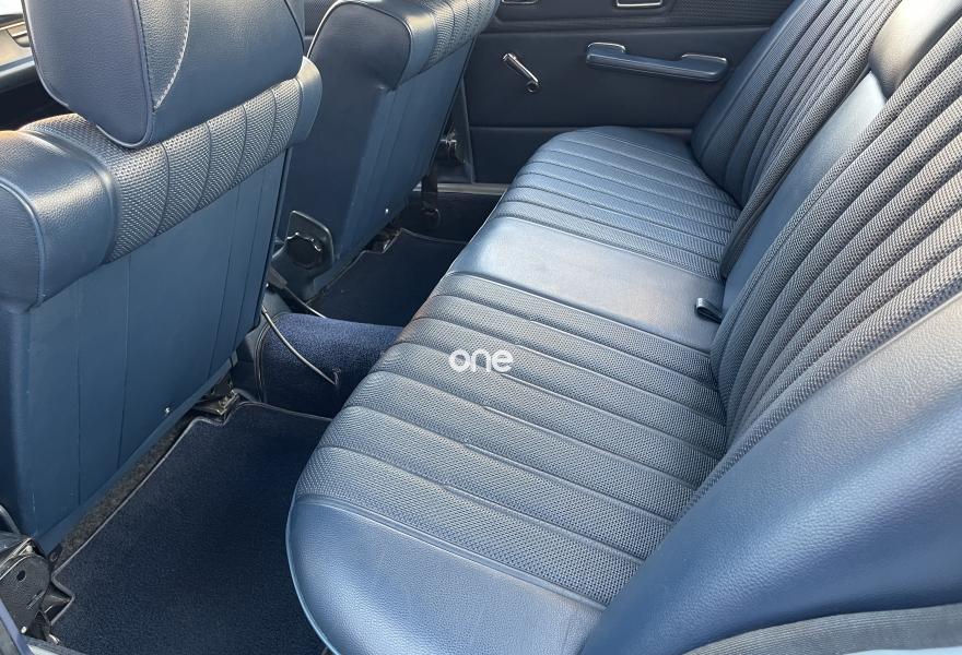 MERCEDES 200 1975