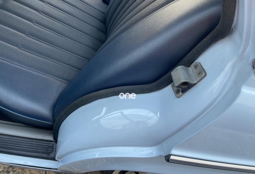 MERCEDES 200 1975