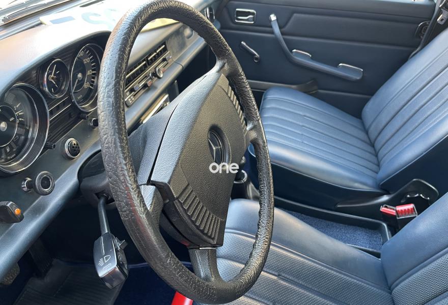 MERCEDES 200 1975