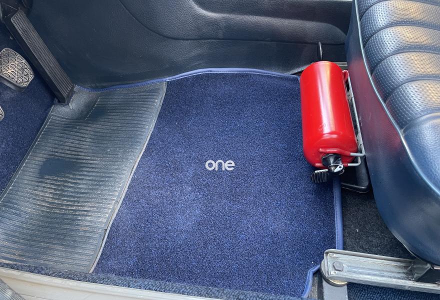 MERCEDES 200 1975