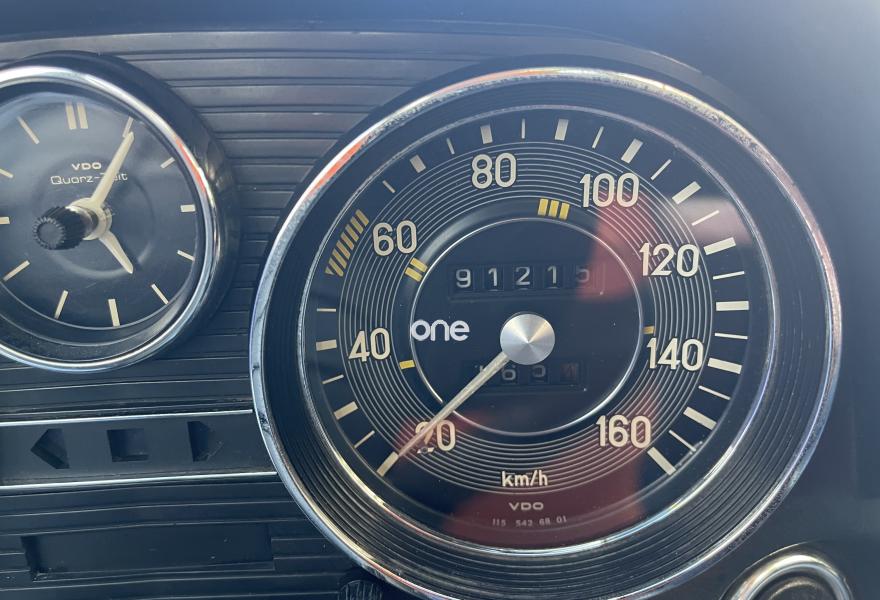 MERCEDES 200 1975