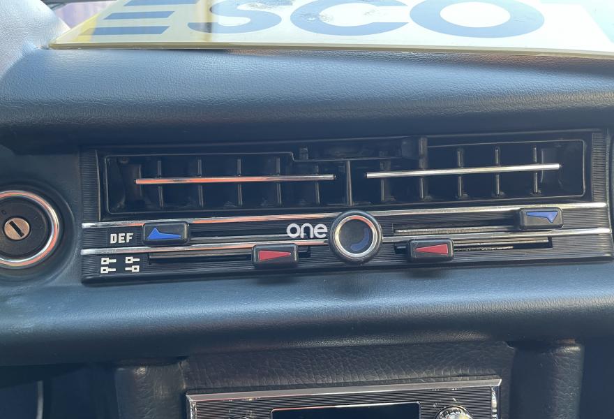 MERCEDES 200 1975
