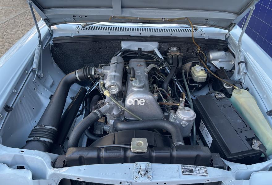 MERCEDES 200 1975
