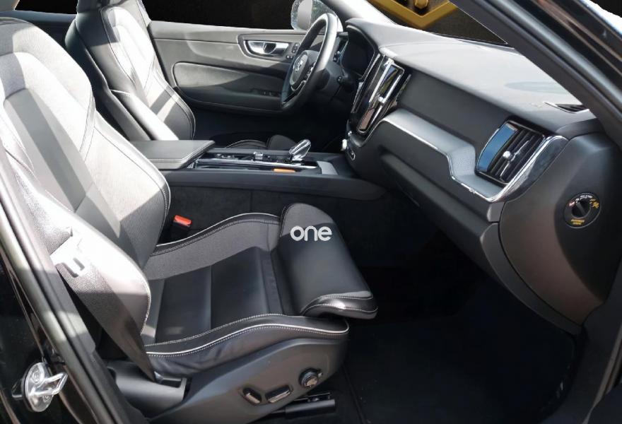 VOLVO XC60 2023
