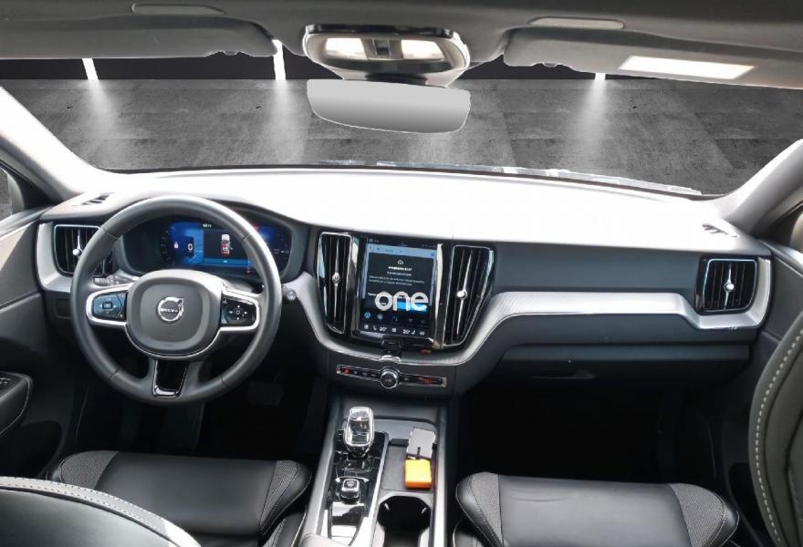 VOLVO XC60 2023