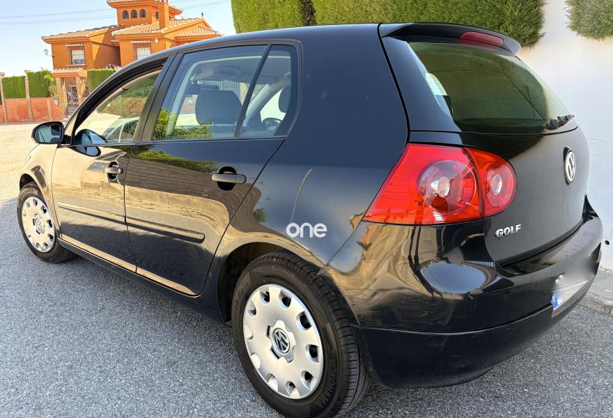 VOLKSWAGEN Golf 2006
