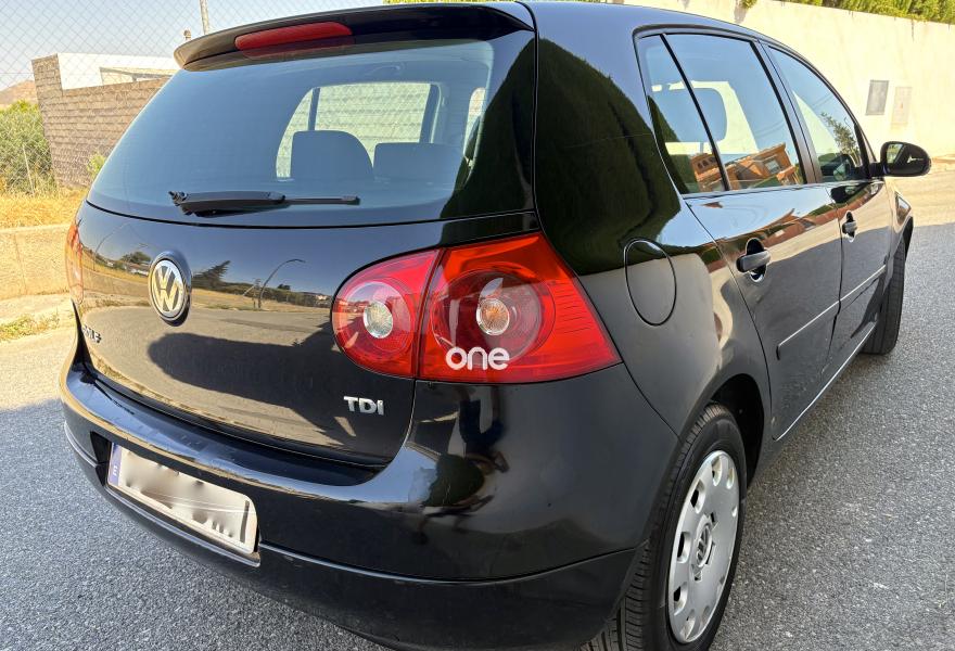 VOLKSWAGEN Golf 2006