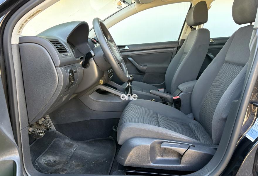 VOLKSWAGEN Golf 2006