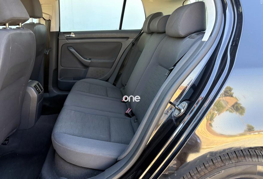 VOLKSWAGEN Golf 2006