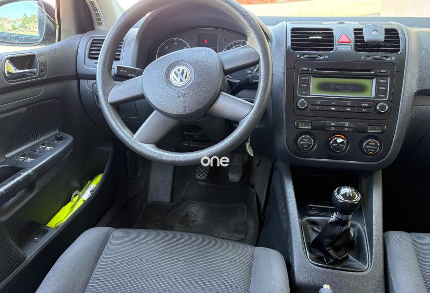 VOLKSWAGEN Golf 2006