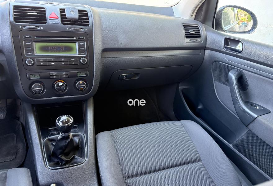 VOLKSWAGEN Golf 2006