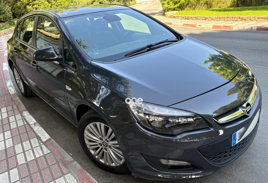 OPEL Astra 2015