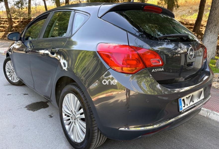 OPEL Astra 2015