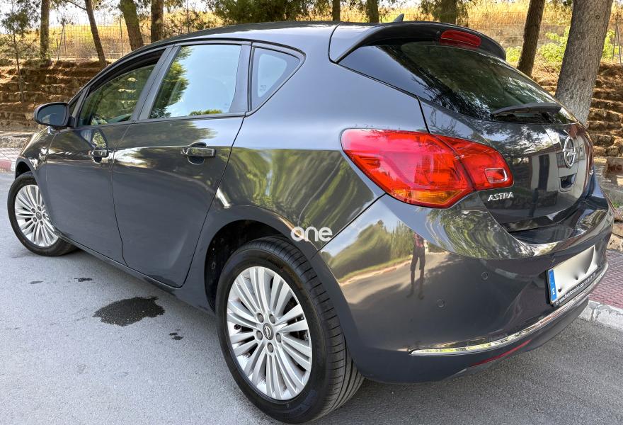 OPEL Astra 2015