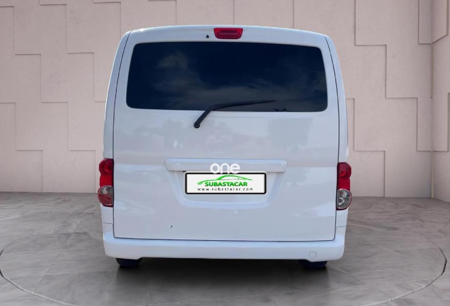 NISSAN NV 200 2015