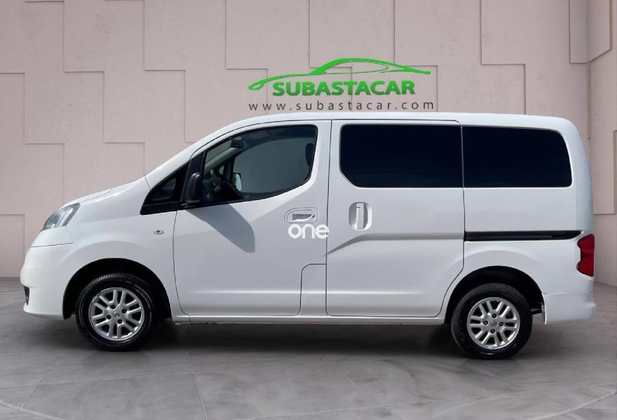 NISSAN NV 200 2015