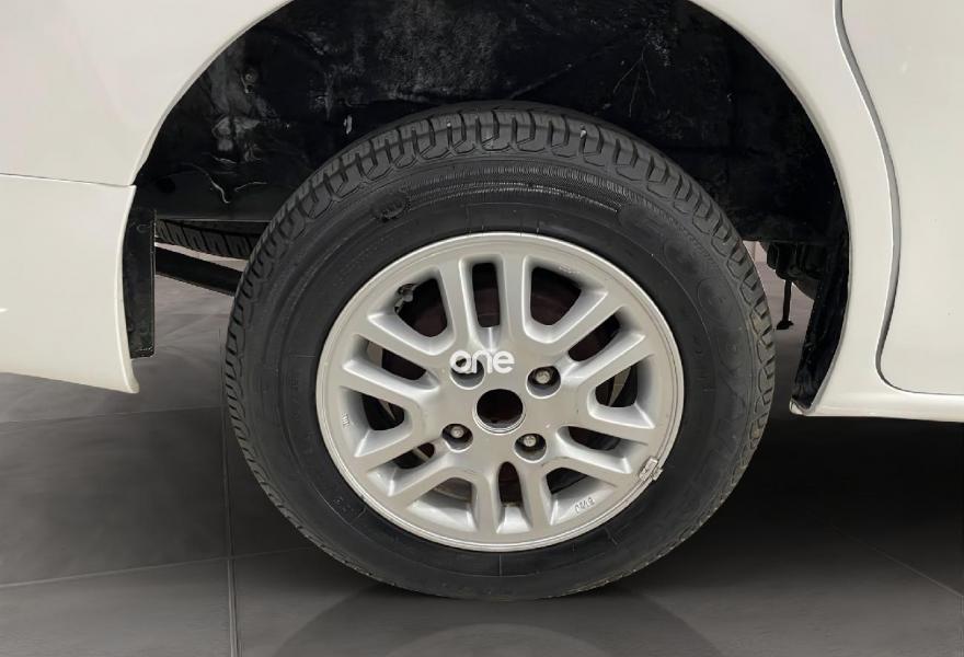 NISSAN NV 200 2015