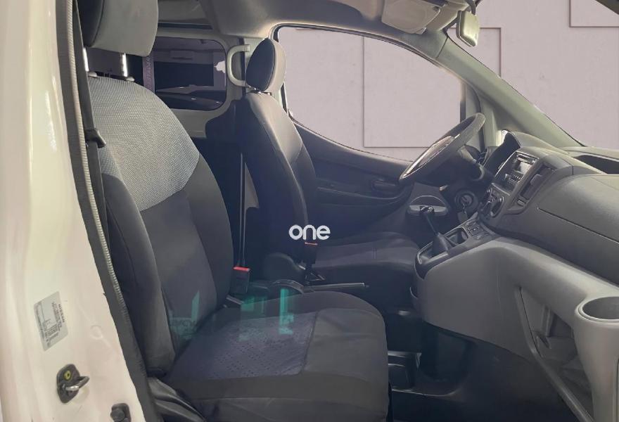 NISSAN NV 200 2015