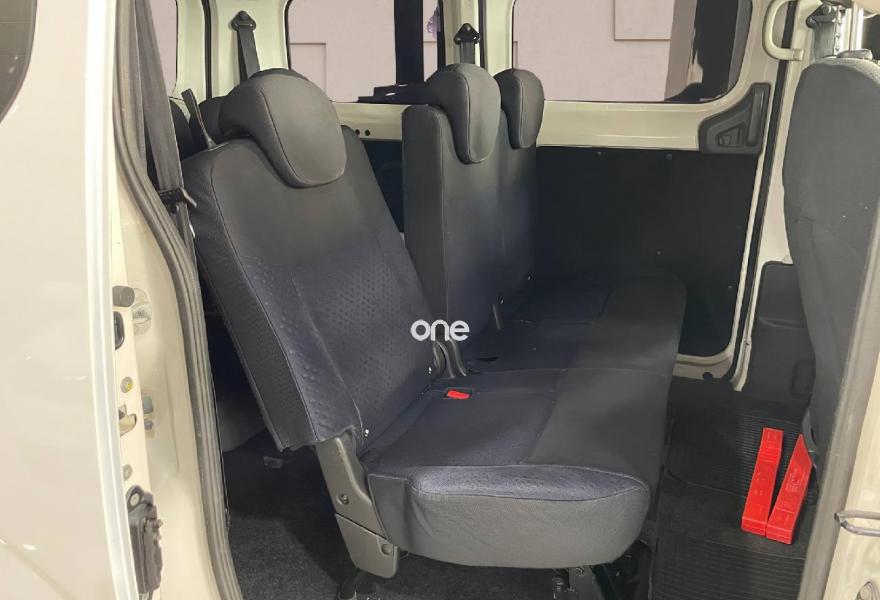 NISSAN NV 200 2015
