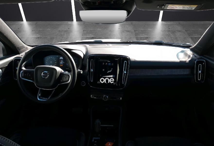VOLVO XC40 2021