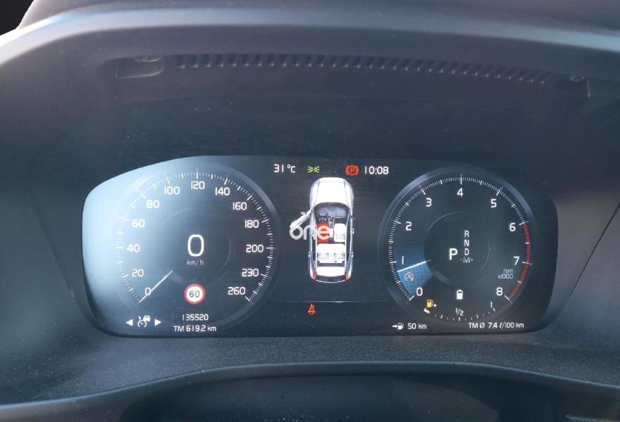 VOLVO XC40 2021