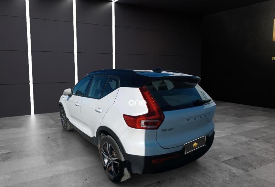 VOLVO XC40 2021