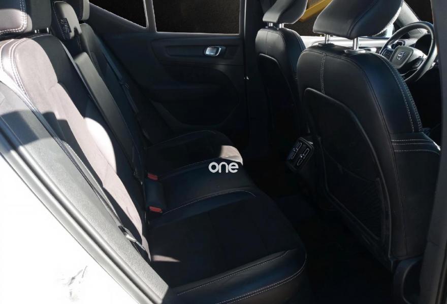 VOLVO XC40 2021