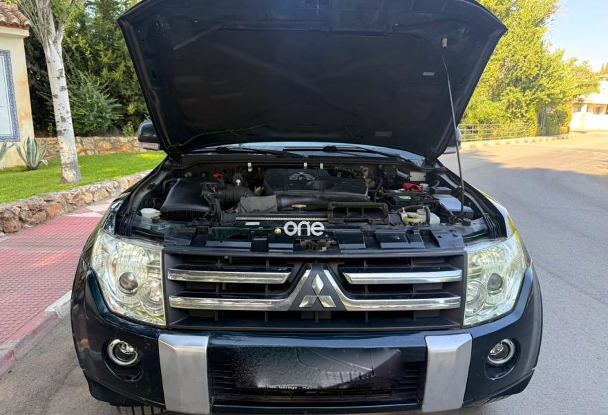 MITSUBISHI Montero 2011