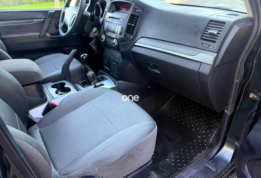 MITSUBISHI Montero 2011