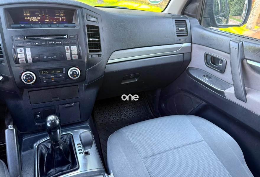 MITSUBISHI Montero 2011