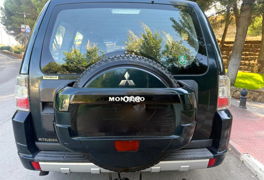 MITSUBISHI Montero 2011